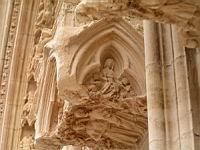 Lyon, Cathedrale Saint Jean, Porche, Protection de statue (2)